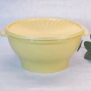 Vintage Tupperware Harvest Gold 880-5 Large Serving Salad Bowl with Lid 10"